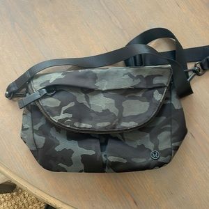 Lululemon 5L All Night Festuval Bag